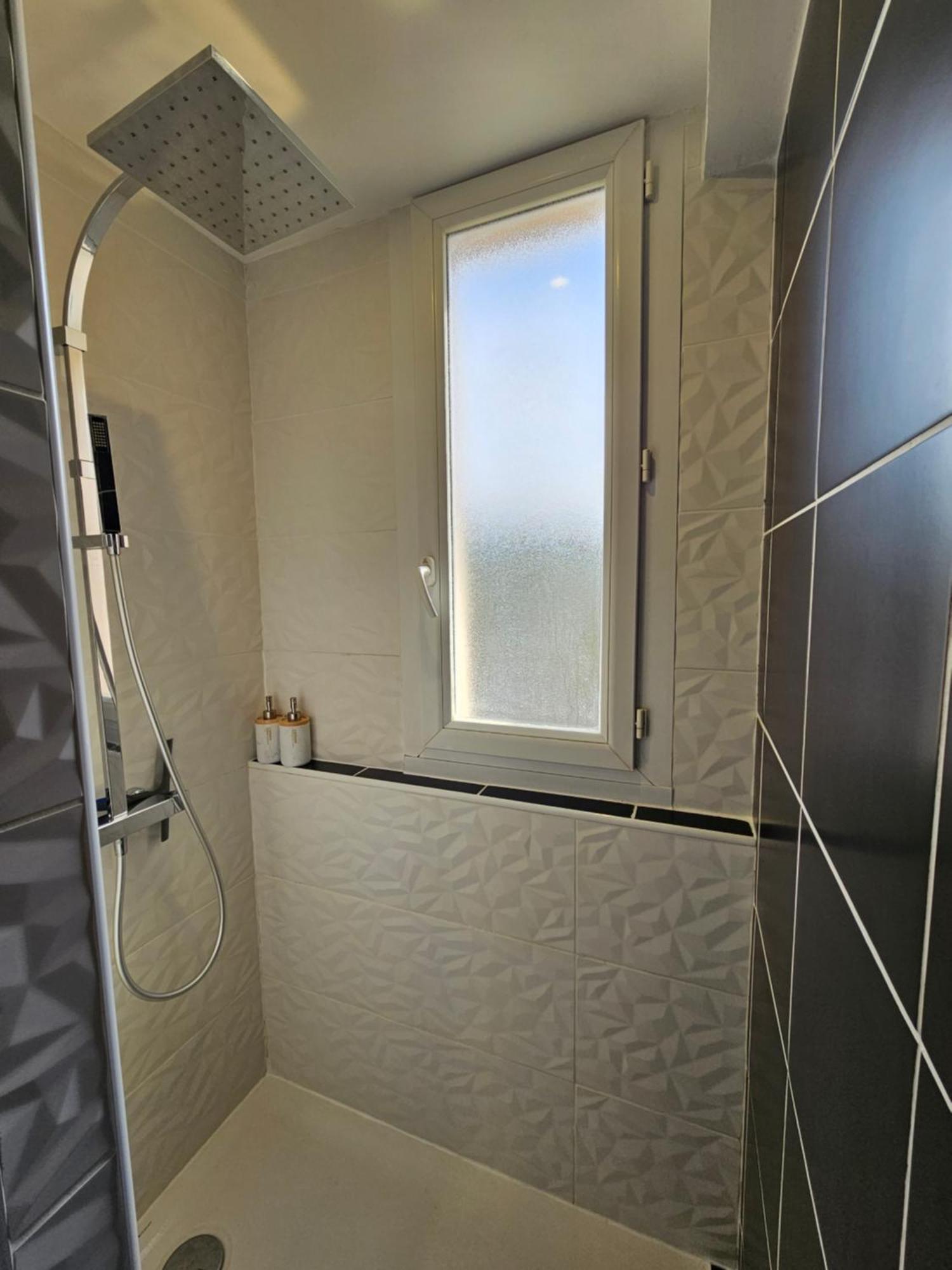 Charmant & Spacieux 3 Chambres - Mm Apartment - Lyon Grand Parilly Vénissieux Zewnętrze zdjęcie